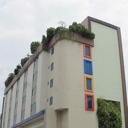 Hotel Falatehan Джакарта Екстериор снимка