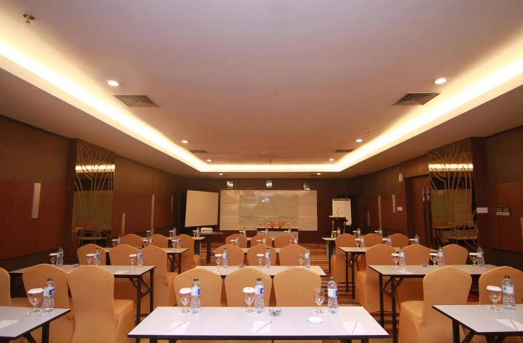 Hotel Falatehan Джакарта Екстериор снимка