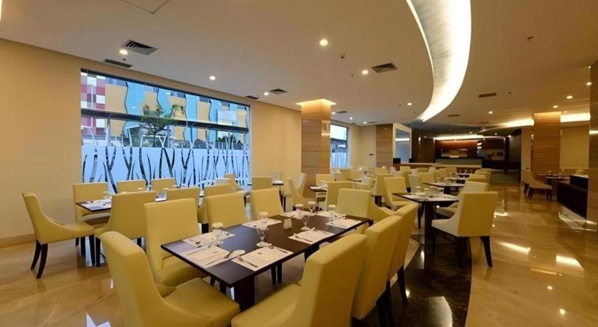 Hotel Falatehan Джакарта Екстериор снимка