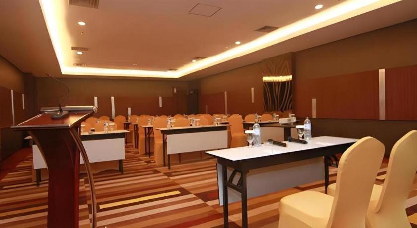 Hotel Falatehan Джакарта Екстериор снимка